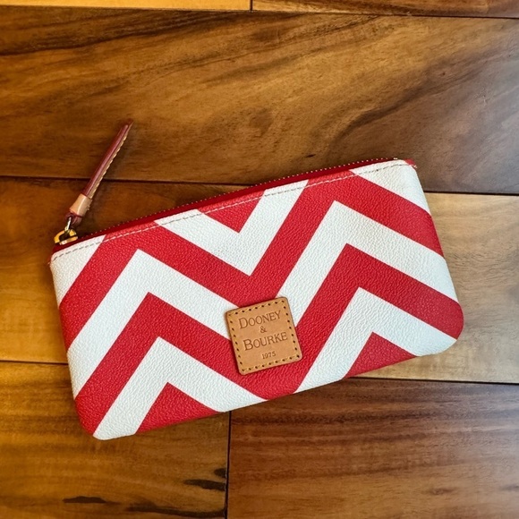 Dooney & Bourke Red White Cosmetic Makeup Bag - Picture 6 of 6